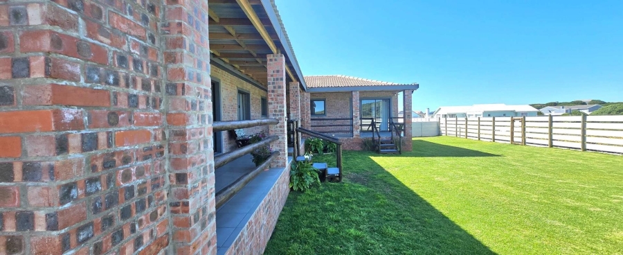 4 Bedroom Property for Sale in Kleinbaai Western Cape